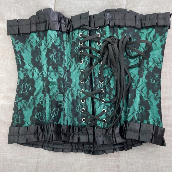 Corset - Picture 2 of 4